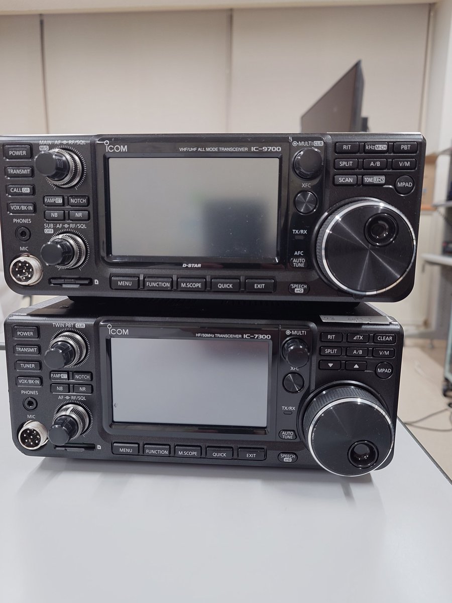 自分はコレあるので今のところ我慢です。 IC-7300の後続機欲しいがお金