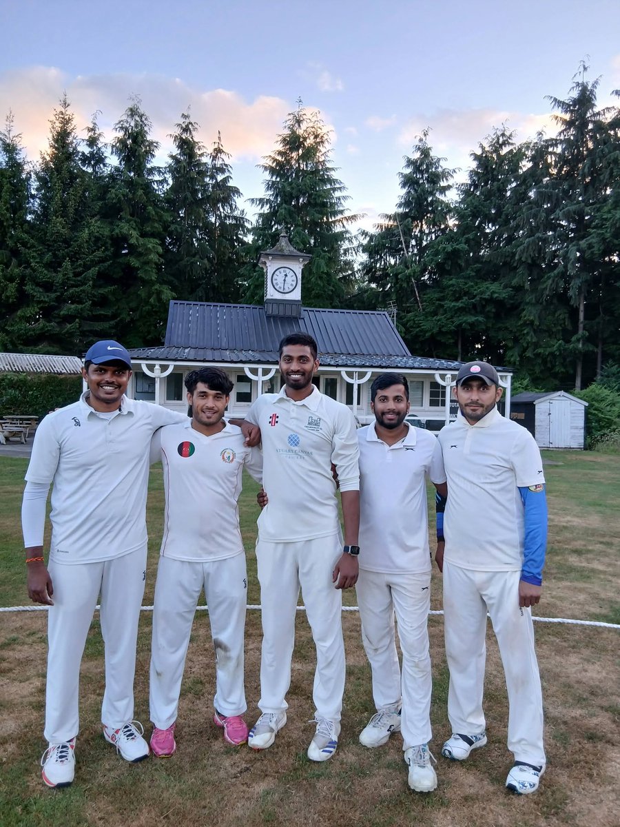 SaughallCC's tweet photo. Great win last night at the glorious Wrexham Marchwiel 🌞 We were bowled out for 102 off the final ball of our 20 overs, but restricted the hosts to 76-6 after an excellent bowling display from Bharathi, Bismillah, Sai, Karthik and Tahsil👏 https://t.co/YfnDPnl1To