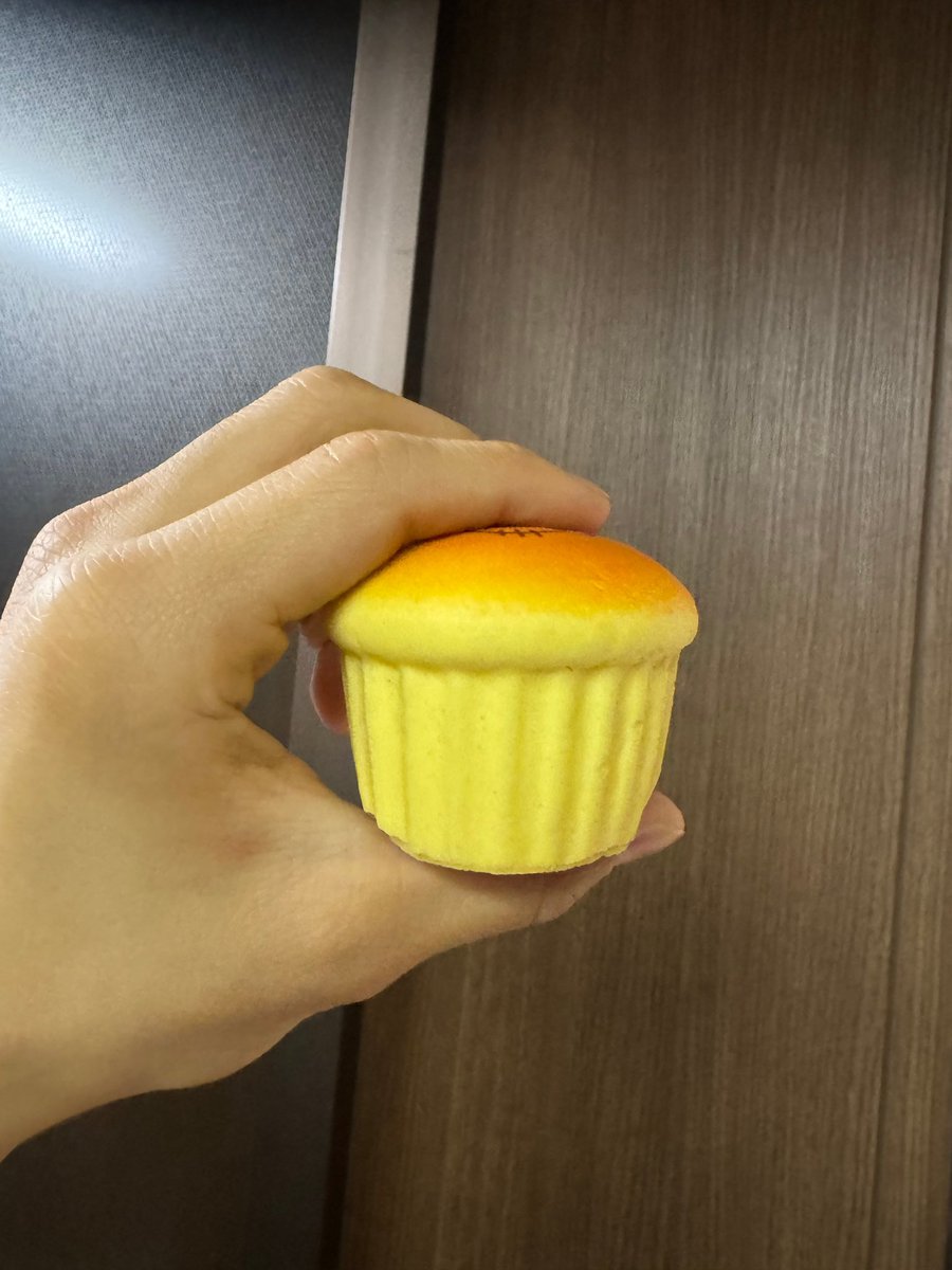 hxlchat's tweet photo. [💬] 260701 9:48PM KST 

🐉 : bye-bye, strawberry-ssi~ now i’m gonna play with bread-ssi~
it even has a bread smell, that’s so fascinating 🍞 https://t.co/FisePa0keg