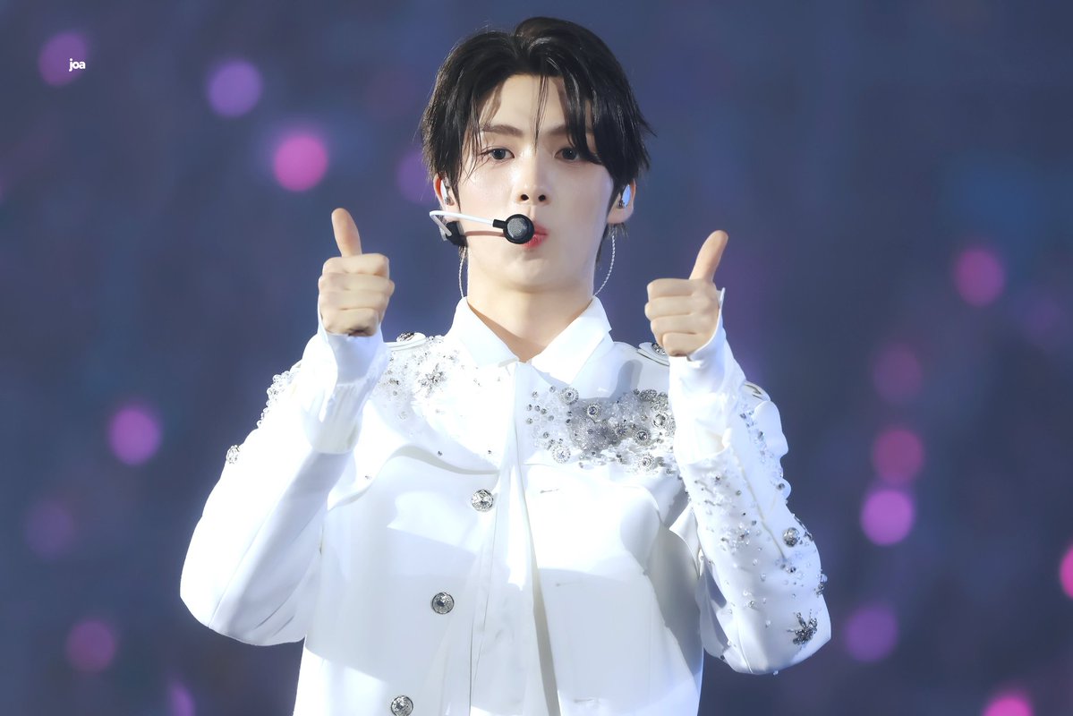 rendojun's tweet photo. jadi ini crown prince dan istrinya yang influencer itu https://t.co/s41nYIqMEf