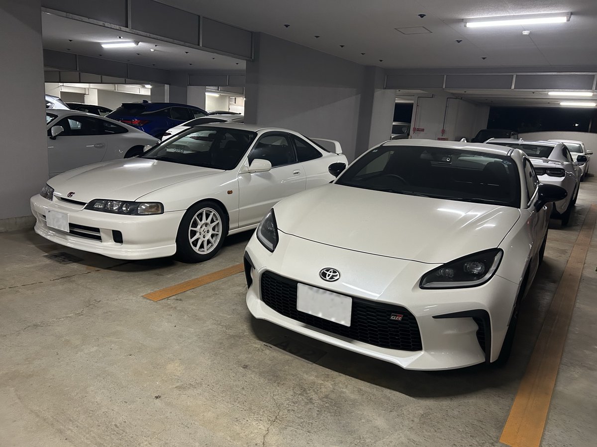 Tach_RR765's tweet photo. #これを見た人はこれまで所有したメーカーと台数をカウントすること

ホンダ✖️２
トヨタ✖️１
スズキ✖️１
BMW✖️１ https://t.co/lOu9Axhwhu