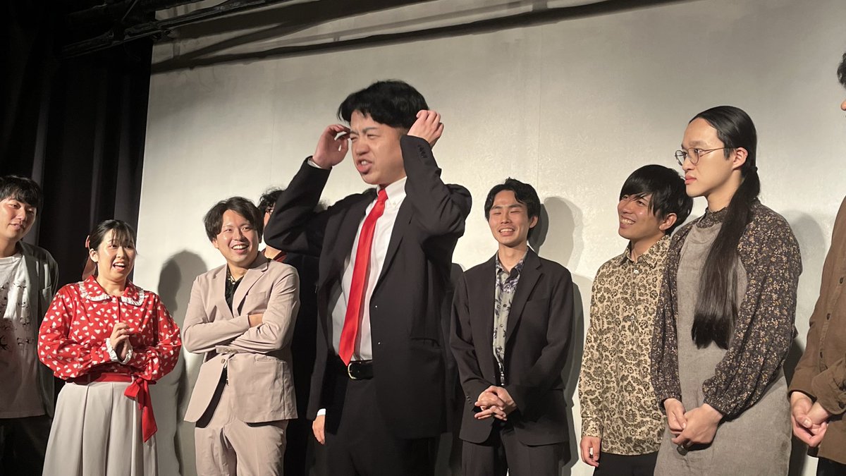 sanpe_koyki's tweet photo. 急遽ライブ拝見しました〜！1分しかないOPでフッ軽の重要性について語り出すベテランのカミノさん
フットワークが軽い方が人生において良い、今後ともフッ軽人生したい

無料で見るどころかなんかお土産もらってしまい、ネタも全組面白く、ｷｭｯと詰め込まれた平場も楽しく最高ライブでした🎶うれし！ https://t.co/V2JUd3NGYl