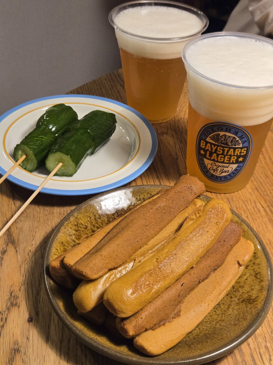 log333's tweet photo. お祭りで買ってきて家でやります🍻
手前のが新潟名物「ぽっぽ焼き」 https://t.co/ebMFZqrAYP