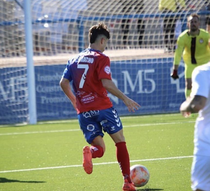 AxarquiaInforma's tweet photo. El extremo torreño de 26 años, Alberto Camacho, vivirá una nueva etapa en el Torre del Mar, tras confirmarse su fichaje para la próxima temporada.

El torreño ya ha vestido la camiseta del club en 64 ocasiones, llegando a anotar 13 goles.

#AxarquiaInforma #UDTorredelMar https://t.co/PEDxhPxTiW