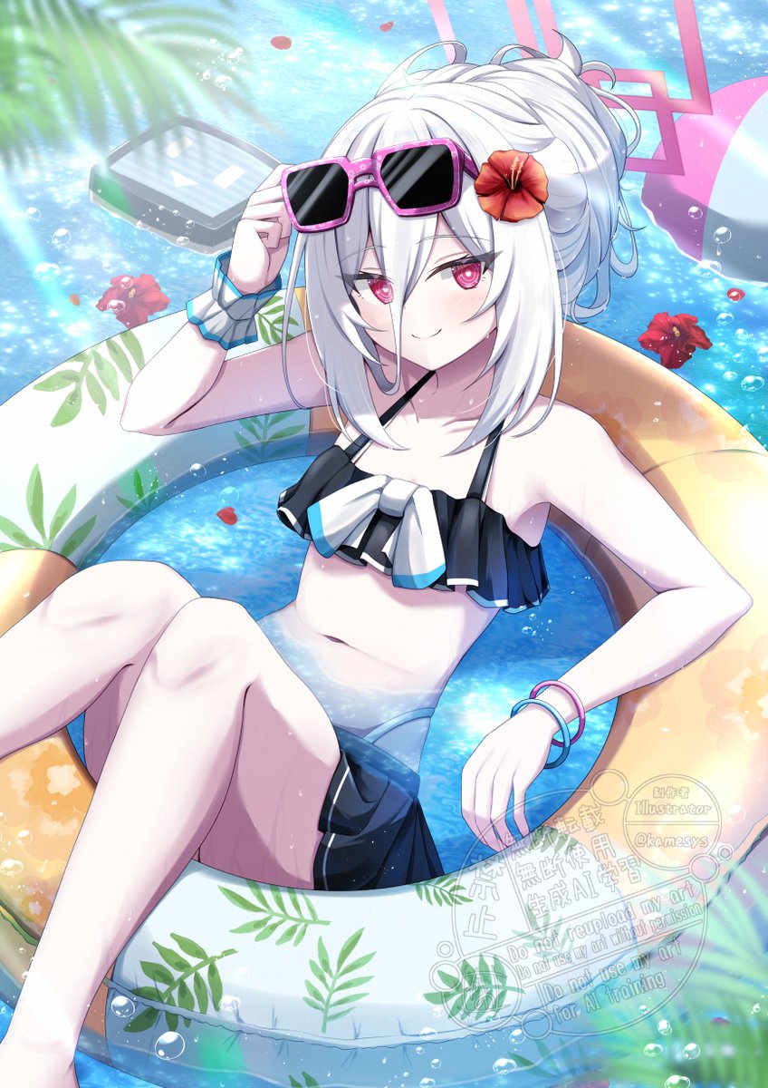 kamesys's tweet photo. ケイの夏休み🌴😎
うきわでぷかぷか https://t.co/AH6eBSMUmE