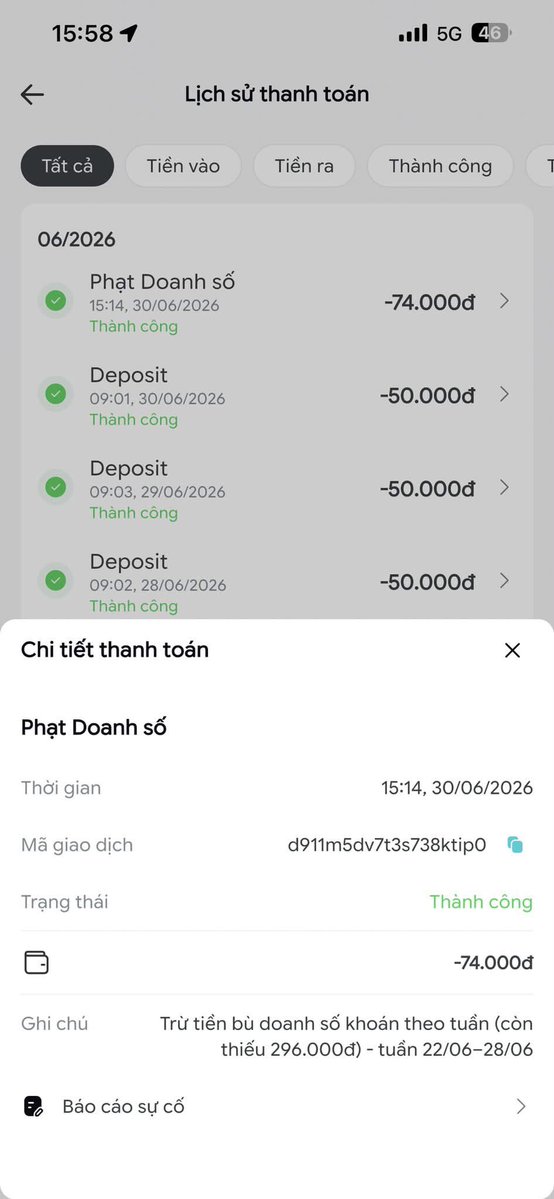 VietPhiTrung's tweet photo. Xanh SM đã cào mình như thế nào ???

chuyện dài dòng thấy moẹ, nên thôi kể theo gạch đầu dòng cho lẹ. 

- Ngày 1, lấy xe GSM 188 nguyễn văn tăng (nhà bình thạnh) 

- ngày 4, xe sập nguồn dọc đường (cụ thể quận 5). tổng đài kêu ghé xưởng gần nhất, không cần gọi check. Tới đoạn khốn nạn nè. mình tính cẩn thận, vẫn gọi check; xác nhận xử lý được, nên mình đẩy xe qua. Đẩy qua, kỹ thuật báo không nhận GSM, đẩy trách nhiệm cho tổng đài. sau 1 hồi, chốt đẩy về xưởng quận 9 (xe mình nằm quận 5). muốn ụ ẹ chưa ??? thôi về nhà đã. giờ có đẩy tới quận 9 thì cũng sáng mai mới nhận xe. 

- ngày 5, vì nhà mình bên bình thạnh, khá gần trường hiền phan văn trị, nên mình xác nhận tiếp về dịch vụ bên này, đi xe máy qua ngó thử trước, xác định đúng là xưởng nhận GSM thì mình mới đưa xe qua. qua tới nơi, gặp kỹ thuật; tiếp tục chốt như sau: xe anh nhận ở đâu thì a về lại đó ???? nếu a để đây bên em vẫn nhận kiểm tra, hư do người dùng thì anh chịu ????? (xe mới lấy 4 ngày, chưa check quay qua đổ thừa người dùng, thế lúc giao xe, t chỉ check được ngoại quan, kỹ thuật bên trong, t k làm nghề, t check kiểu gì ? nếu check được, t đã offer đi làm kỹ thuật cho GSM rồi 🙂 ) Đôi co 1 hồi, mình quyết định để xe đó luôn. lấy giấy xác nhận, đem qua công ty khoá app. 

- Qua công ty khoá app tạm thời do xe hư, dù có giấy đủ nhưng nhân viên báo từ 1 đến 2 ngày sau mới khoá (ngày thứ 6 hoặc thứ 7)

- hôm nay là ngày thứ 8. thông tin về xe không có. app: cảnh báo không vận doanh, phạt tiền không vận doanh. vậy là thế nào nhỉ ? có phải lừa đảo không ? 

hình ảnh giao xe ở xưởng, trừ app nhé.
FB Truong