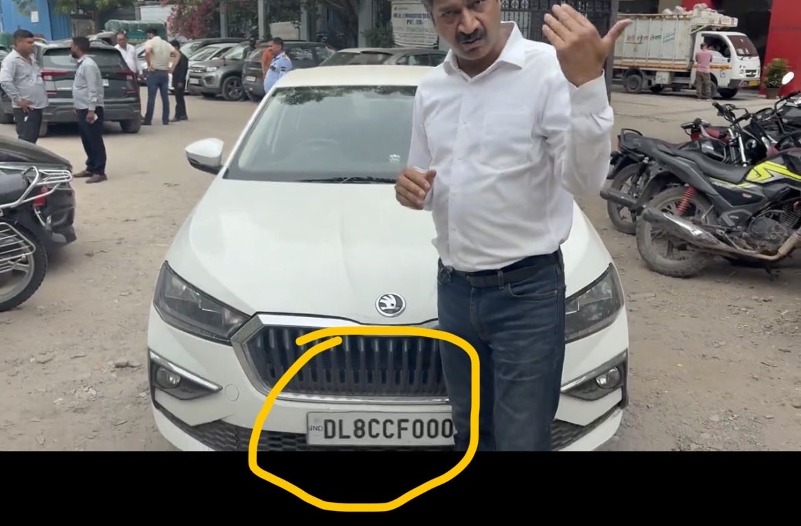 Kumar396358's tweet photo. @mudit_aggarwal @tehseenp @ravish_journo @sanjayuvacha Nice license plate sir 👍 https://t.co/jVdu4Tn1q9