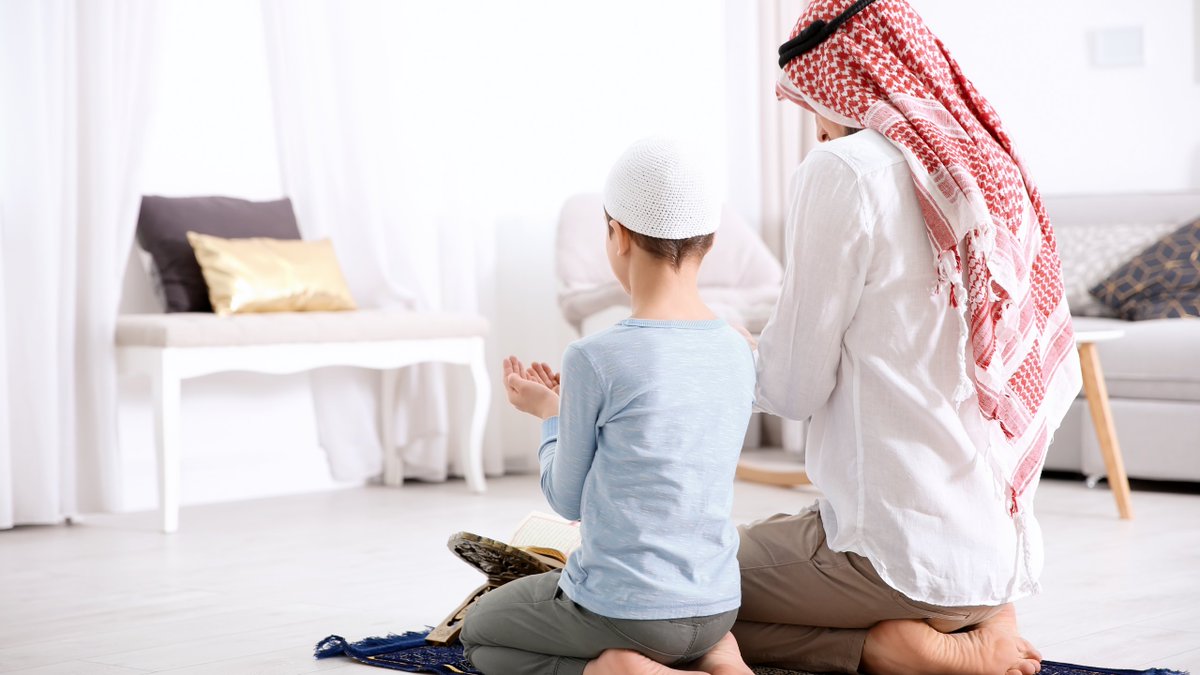 troidorg's tweet photo. Can a Prepubescent Boy Lead Men in Prayers?
Imām Muḥammad ibn Ṣāliḥ al-ʿUthaymīn, Imām ʿAbd al-ʿAzīz ibn ʿAbdillāh ibn Bāz

https://t.co/3je1dmA4dG https://t.co/oQWV2CN58t