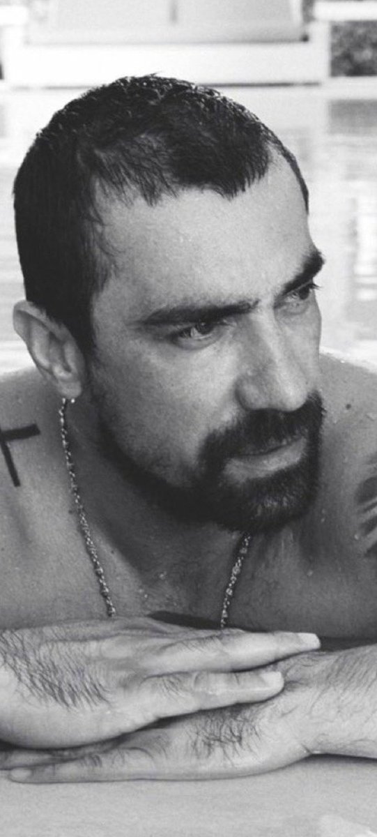 lustres72's tweet photo. 1 de julio de 2026 
Julio ya no es un buen mes para mí... demasiados recuerdos tristes...

Pero hay que seguir adelante,la vida es así y el mundo no se para aunque estés rota por dentro.
Sed felices,dad a los vuestros muchos besos y abrazos...
#IbrahimÇelikkol https://t.co/K5CdnJ6z1T