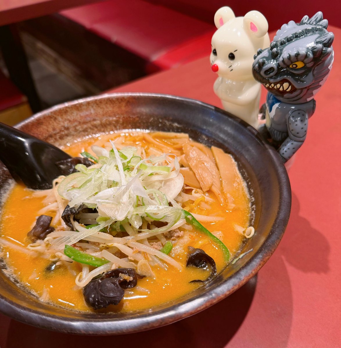 Rukanecrophilia's tweet photo. 暑い時には
熱いものを🍜🐭🐲
#realhead #真頭玩具 #チュウズ #h_kkton
#ヒラリークリキントン https://t.co/DVorm1ETny