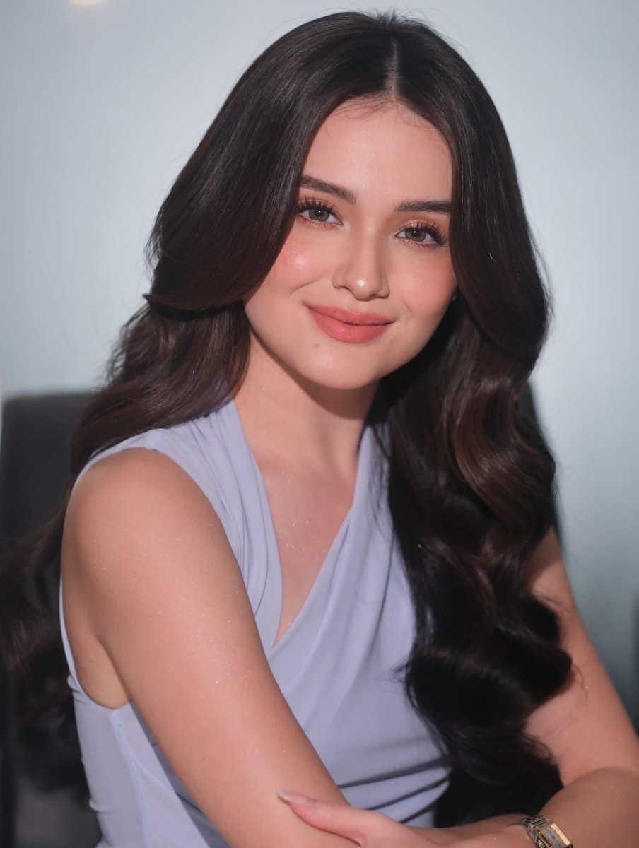 TeamKiraOFC's tweet photo. 𝐊𝐈𝐑𝐀 𝐁𝐀𝐋𝐈𝐍𝐆𝐄𝐑 𝐀𝐒 𝐒𝐓𝐀𝐑 𝐏𝐀𝐓𝐑𝐎𝐋𝐋𝐄𝐑

💄: remcy_makeup
💇🏻‍♀️: heartyabadzafra
👗: adrianneconcept

@iamErik_Miras 
#KiraBalinger | Kira Balinger | @Kbalinger https://t.co/beppawSwyw