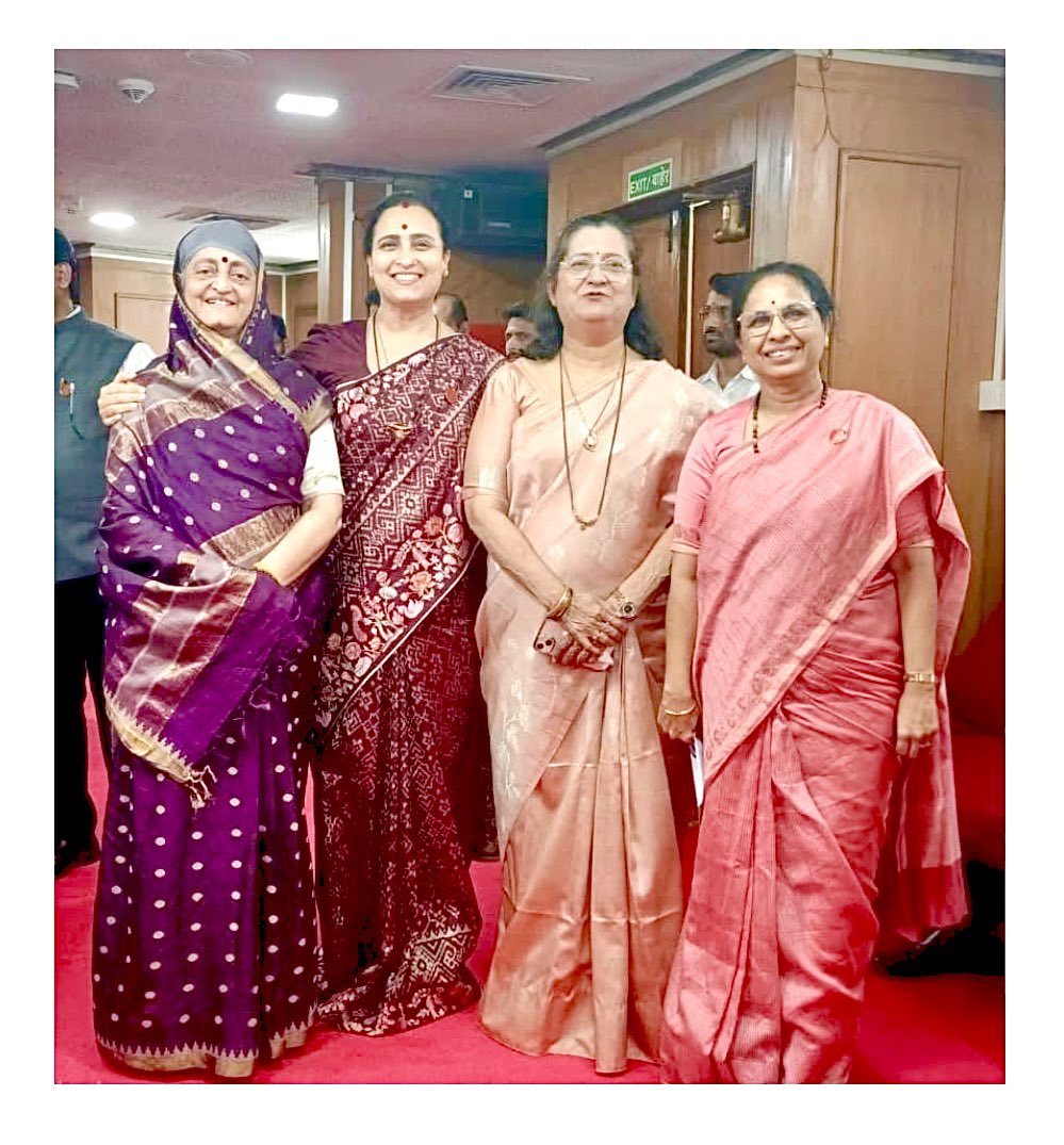 ChitraKWagh tweet picture