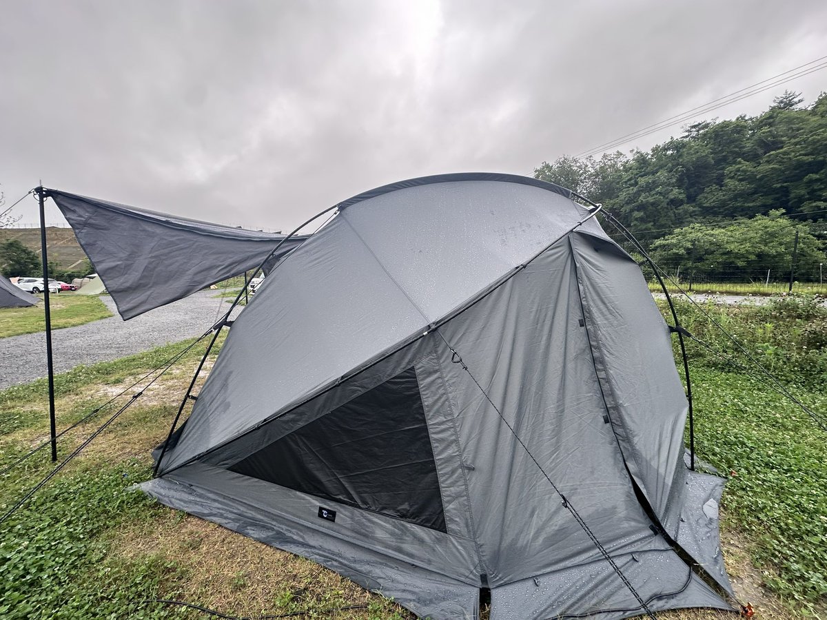 mLovinson's tweet photo. 6月は良い天気に恵まれず…さぁ、7月☀️もう雨雲とは距離を置いて、青空の下で過ごした���ナー。

#6月のキャンプを写真4枚で振り返る https://t.co/qx7ESsqunB