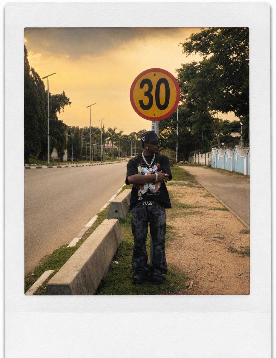 Boyllona_'s tweet photo. Every road tells a story #OTR 🚐 https://t.co/fEMb53FpSC