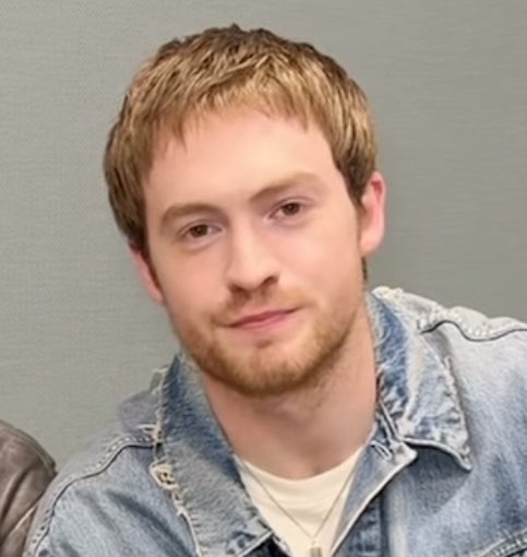 ghostinkit's tweet photo. oh he looks so good https://t.co/URybNBnfG6