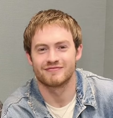 ghostinkit's tweet photo. oh he looks so good https://t.co/URybNBnfG6
