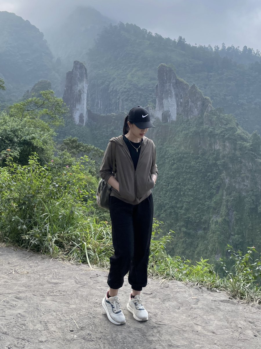 whiskypiee's tweet photo. kalo cari sepatu yang tahan &amp; nyaman segala keadaan, pilih KANKY deh!!🫵🏻

buat tracking, jogging, jalan 10k langkah, tetep nyaman dan AWET pdhl BRAND LOKAL MURAH😭🤍 https://t.co/93FGYtCx1j