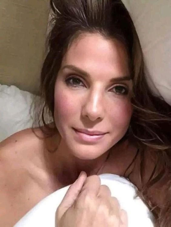 bianca_cono's tweet photo. 😍😍A letto https://t.co/q2deMHRjLb