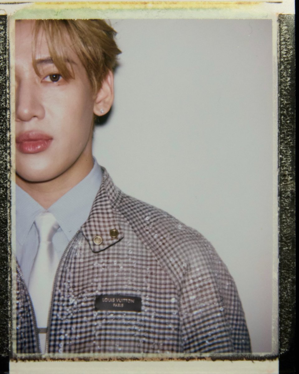 nsblossoms's tweet photo. 2026.07.01 poolookoooooooo‘s ig post update 

‘ LV MEN SS27 @bambam1a @louisvuitton 
Polaroid by me NARUEBESv @ etrap_natt ’

#LVMenSS27 #LouisVuitton
#BamBamxLVMenSS27
#BamBam #뱀뱀 @BamBam1A https://t.co/yKajmL1A6G