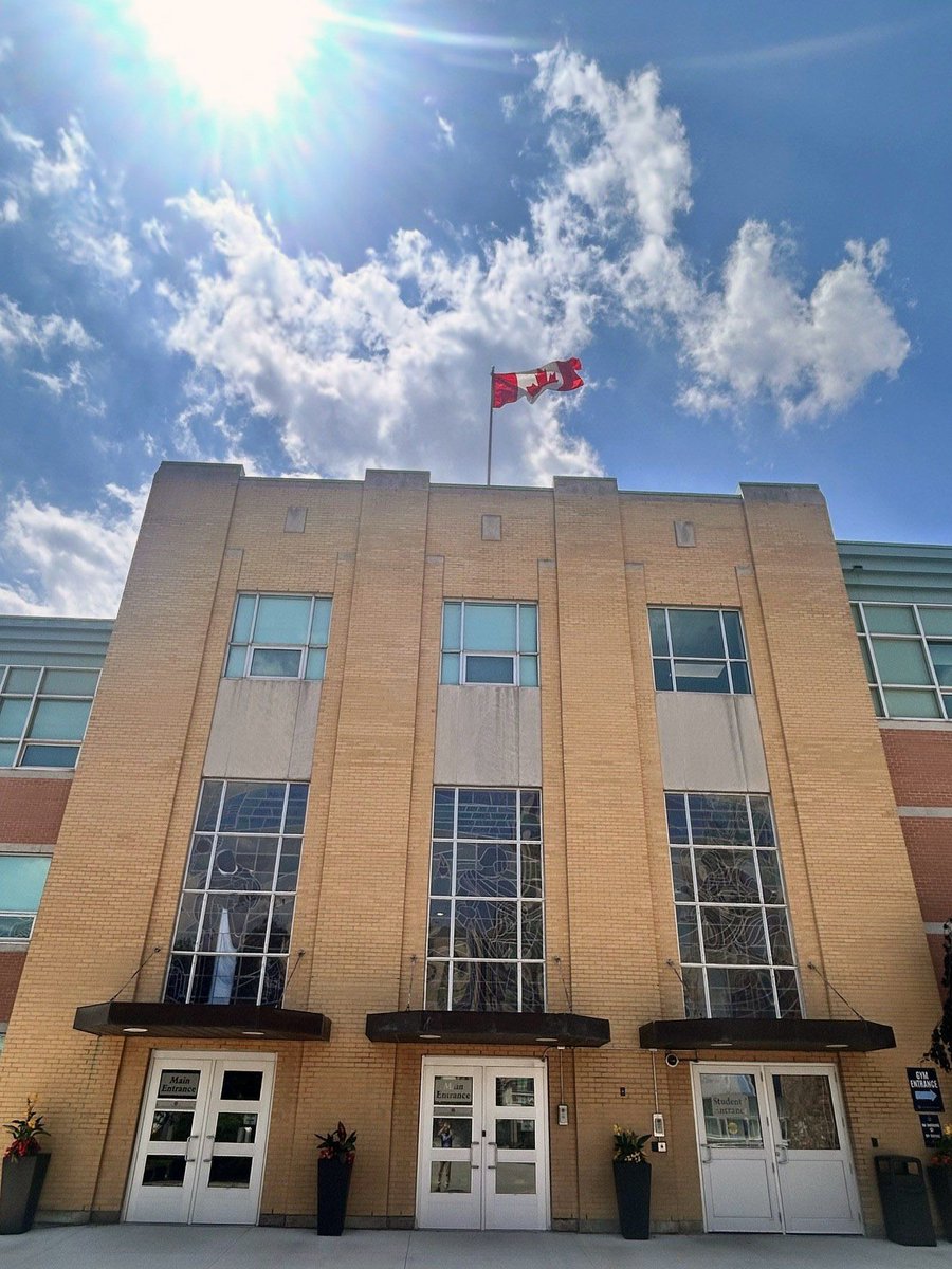 SMCS1852's tweet photo. Happy Canada Day from all of us at St. Michael's College School! #CanadaDay https://t.co/LVLV14ENGP