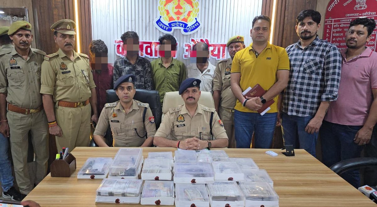 auraiyapolice's tweet photo. पुलिस अधीक्षक औरैया द्वारा अपराध एवं अपराधियों के विरुद्ध चलाये जा रहे अभियान के क्रम में थाना बिधूना/स्वाट/सर्विलांस की संयुक्त पुलिस टीम द्वारा जनपद के विभिन्न थानाक्षेत्रों के अन्तर्गत हुई चोरी की घटनाओं का सफल अनावरण करते हुए अन्तर्जनपदीय चोर गिरोह का भण्डाफोड़ करते हुए मुठभेड़ के पश्चात 02 घायल शातिर अपराधियों सहित कुल 06 अभियुक्तगण गिरफ्तार, भारी मात्रा में चोरी के जेवरात, नकदी, अवैध असलहे व वाहन बरामद किये गये । #UPPolice
