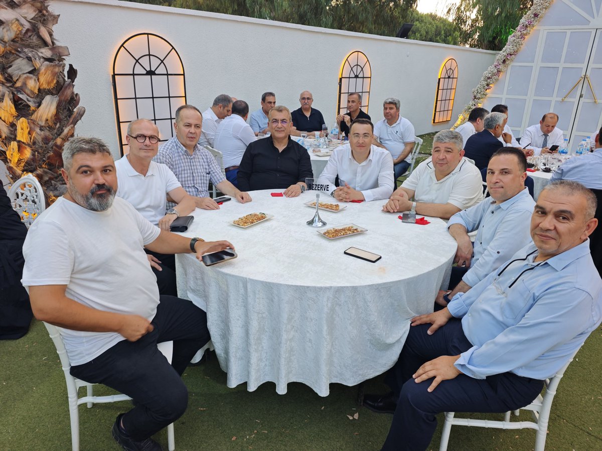 mesutoner45's tweet photo. Memur-Sen Manisa İl Temsilcimiz, Eğitim-Bir-Sen Manisa 1 Nolu Şube Başkanımız Sn. Ahmet Yasav'ın oğlunun düğün merasimine katıldık.

Büşra ve Hüseyin Said çiftine bir ömür boyu mutluluklar diliyoruz.

Rabbim iki cihan saadeti nasip etsin. https://t.co/EcNfKHZNlx