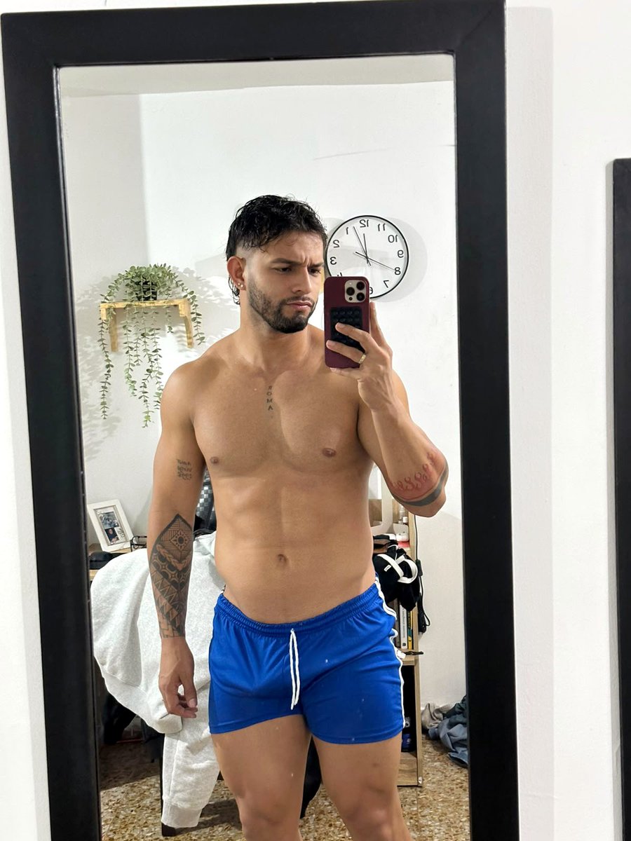 marquezender21's tweet photo. Buenos días a la gente que quiere perrear desde temprano🤤 https://t.co/prQcQliPOx