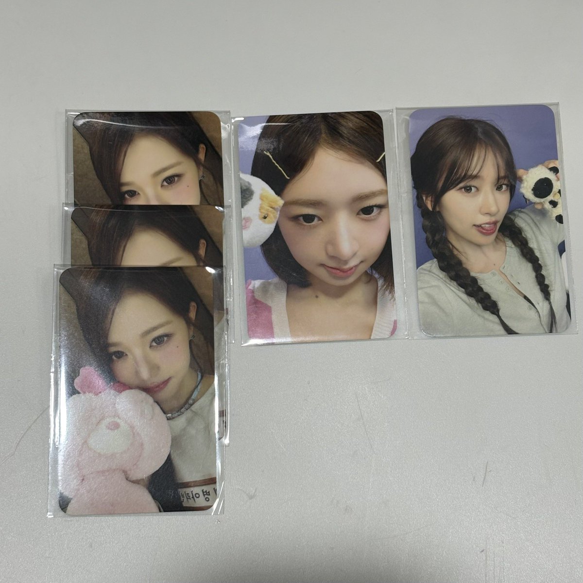 sakuramanabu's tweet photo. 韓国のエバーランドとIVEのコラボの
約5,400円の入場券購入でもらえるトレカ

及び

グッズ60,000won購入で1枚もらえるトレカ

欲しい方いますか❓
知り合いからの依頼です。
詳細はDMで

・売り切れ次第終了
・住所、フルネーム、連絡先教えれる人のみ
・硬貨ケース無料

普通郵便でいいなら送料込みで、それ以外なら+送料分

支払い、PayPay、銀行振り込み、メルペイ可能

#IVE #아이브 #アイブ 
#ウォニョン #원영 #WONYOUNG #張員瑛 
#レイ #레이 #REI #直井怜 
#イソ #이서 #LEESEO #李賢端 
#ユジン #유진 #YUJIN #安兪眞 
#ガウル #가을 #GAEUL #金가을 
#リズ #리즈 #LIZ #金志垣