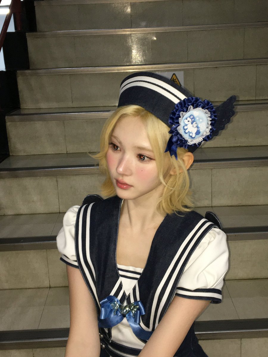 Jiwoo976's tweet photo. 최지우 갈발 마린룩 / 금발 마린룩 느낌 다른거 너무 좋고 완전 앙이라고 함… https://t.co/Lp4R4ATCOk