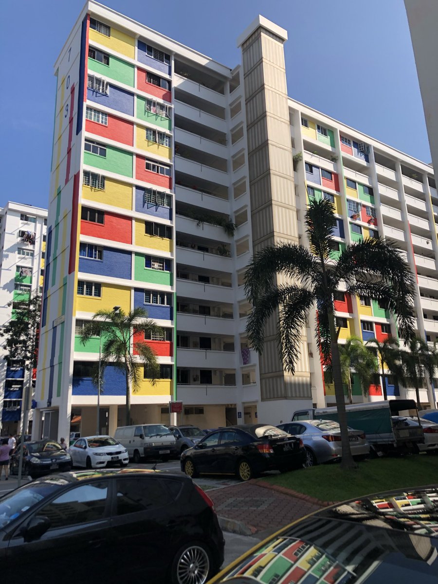 visakanx's tweet photo. going to use this account to post pics from my photo reel and try and sort some stuff

Dec 2018: freshly painted blocks in Yishun https://t.co/qQIp82sgTs