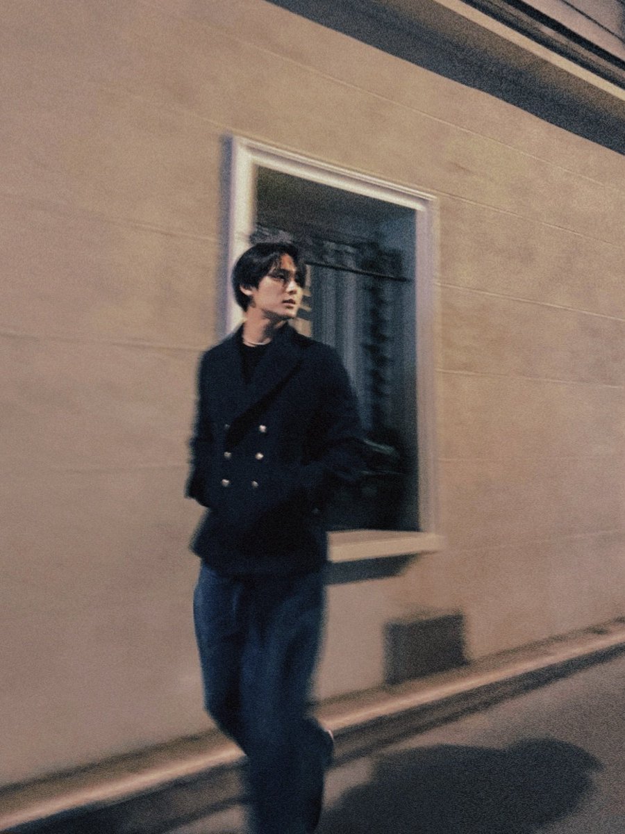 wayfaerer's tweet photo. Paris streets are for the romanticist. https://t.co/iCrLtU2WAd