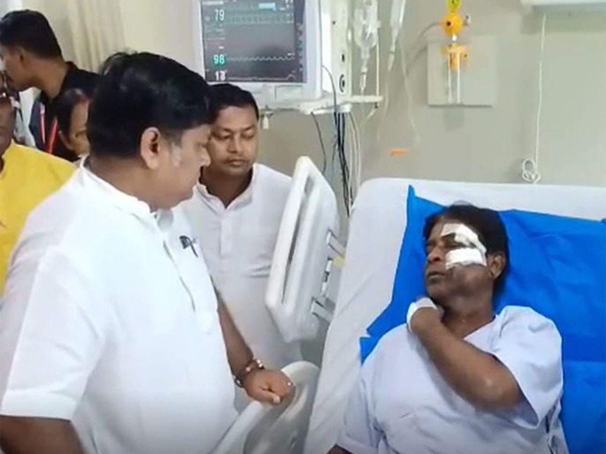bluethroatindic's tweet photo. @TARUNspeakss oi tarun! how many posts you did when bjp mp khagen murmu was attacked in tmc rule? did you condemn when 40+ bjp workers died due to 2021 post poll violence? answer is no. so stfu you hypocrite! https://t.co/U9QYCj2GdX