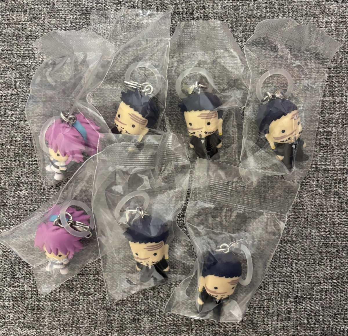 vl42141's tweet photo. HUNTER x HUNTER  ハンターハンター　めじるしアクセサリー　交換　買取

譲)幻影旅団編Vol.2
　  フランクリン、マチ

求)クロロ、ノブナガ、フィンクス
　  過去H×Hめじるし(画像2枚目)
            or
　  定価＋送料(東京・神奈川手渡しor郵送)

お気軽にお声掛けください🙇‍♀️ https://t.co/45WEHF5sl9