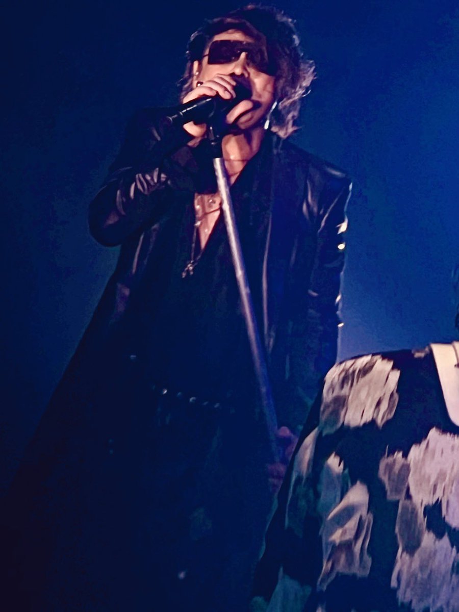 moritomo_arashi's tweet photo. 和歌山ーー！！

はじめての和歌山。

最高の一夜だった。

みんな��笑顔も、
歓声も、
歌声も、、、

4月、
一度は果たせなかった約束。

だからこそ、この夜が逆に
俺たちにとっても、
忘れられない特別な一夜になった。

本当にありがとう。

そして、
テレビ和歌山、
FM田辺のみなさんにも会場へお越しいただきました。

この夜のエネルギーを、
たくさんの人に届けてもらえたら嬉しい。

はじめて訪れた和歌山。

フレンドリーで、
熱くて、
あったかくて。

ライブが終わる頃には、
和歌山が大好きになってたよ。

「はじめて」で終わる街じゃない。

そんな気がしてる。

最高の景色を、
本当にありがとう。

和歌山——

武道館で待ってるぜ！

嵐士

#TBOLAN
#JOURNEY47
#和歌山
#ありがとう和歌山
#テレビ和歌山
#FM田辺
#約束の旅
#森友嵐士