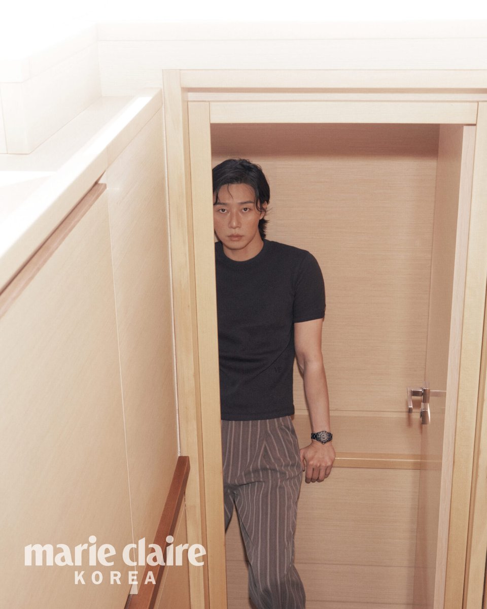 PSJUnitedFandom's tweet photo. 🔗https://t.co/Ls4vTMnJ1a

Park Seo Jun and Chanel J12, @marieclairekr July Cover Pictorial Revealed🤩✨

Sailing endlessly forward at one's own pace, without a fixed destination. The bold attitude and code shared by actor Park Seo Joon and Chanel J12😎🩵🌊

#박서준 #パクソジュン https://t.co/C0adg0KoMU