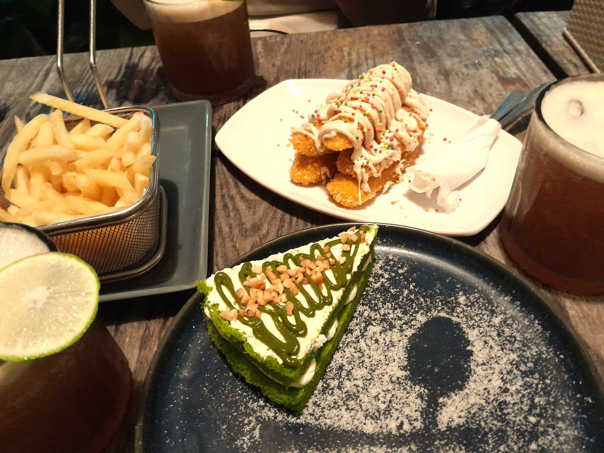 Ninnohd's tweet photo. makan🥄😋 https://t.co/XFG1bLci5C