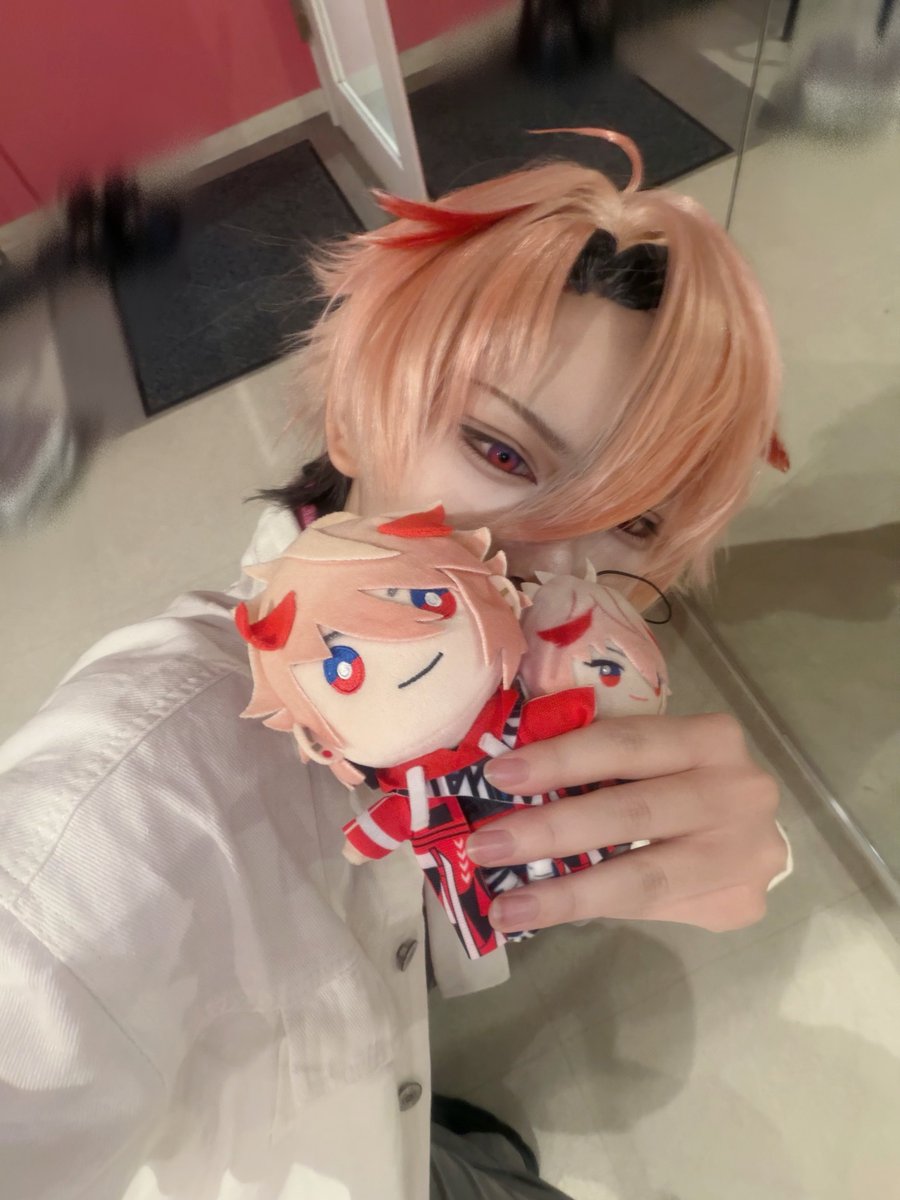 pota__ku_'s tweet photo. ⚠︎︎cos 🦉🎻 🍷🍝

念願はたちで踊ってきた‼️ https://t.co/cQia1QlX04