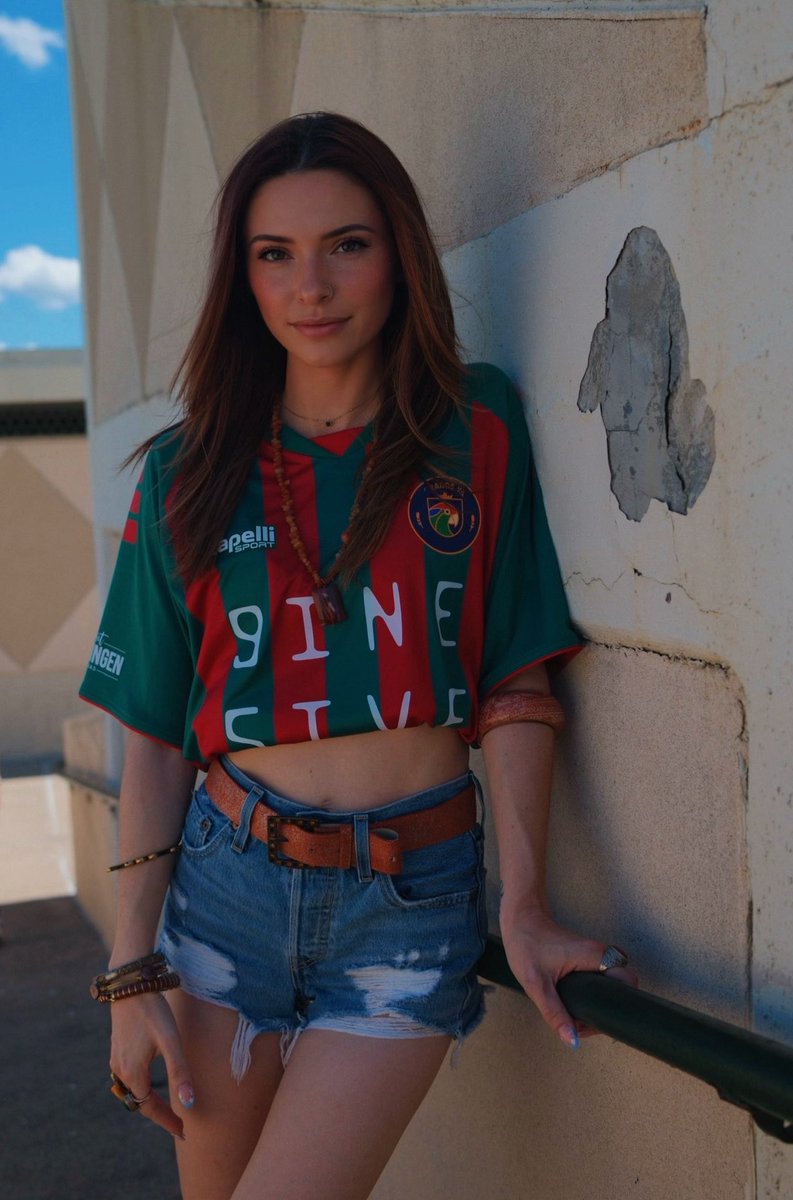 lightsoutamber's tweet photo. throwing it back to last summer~  that one time I did a jersey reveal https://t.co/V0Iwt9DPSb