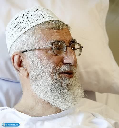 Hoda_joon's tweet photo. آقاجونم 
دست‌و‌پامون می‌لرزید وقتی شما رو، حتی واسه یه لحظه، خوابیده روی تخت بیمارستان می‌دیدیم
حالا چه کنیم!!! 
#باید_برخاست
#قوموا_لله https://t.co/ftSJzKUJ1s