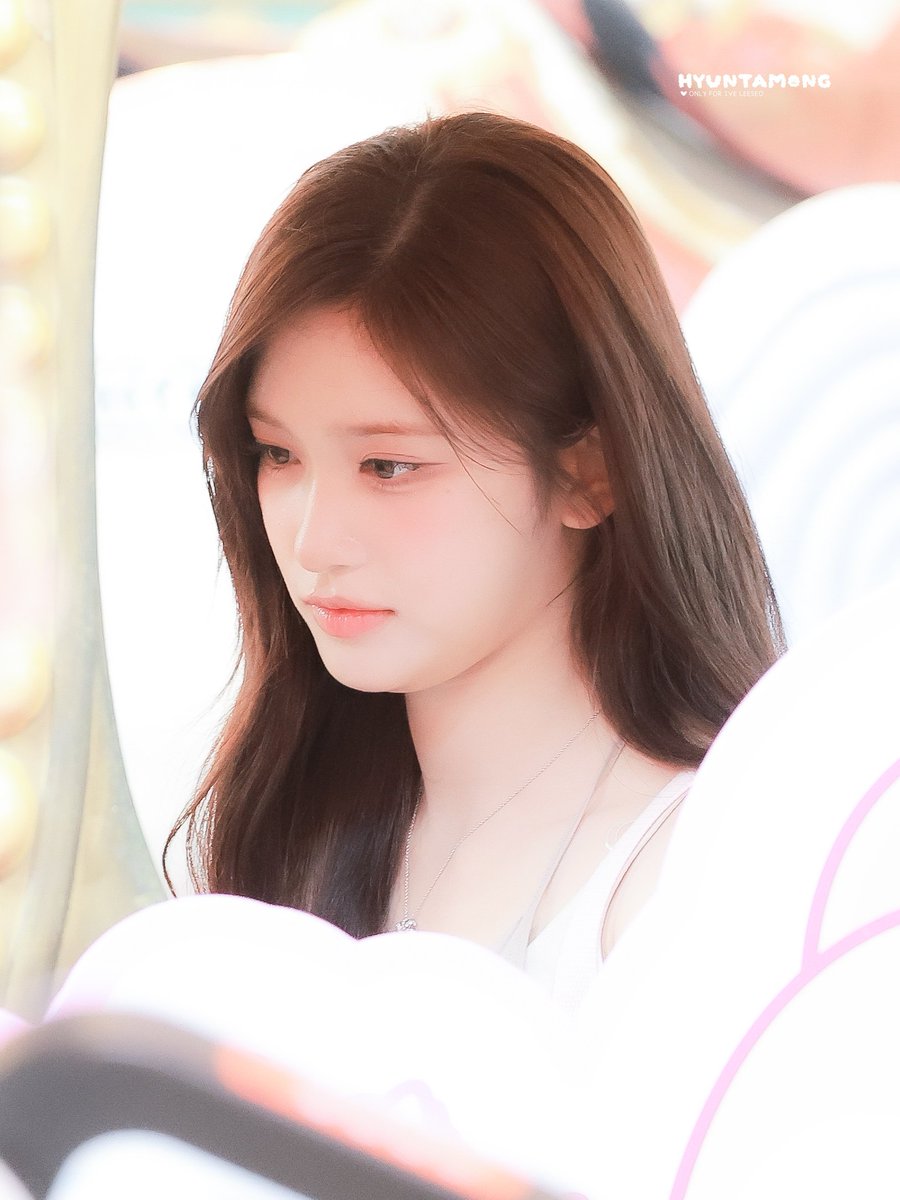 hyuntamong_0221's tweet photo. 260701 HQ

#IVE #아이브 #이서 #イソ #LEESEO https://t.co/97UvQDbcDv