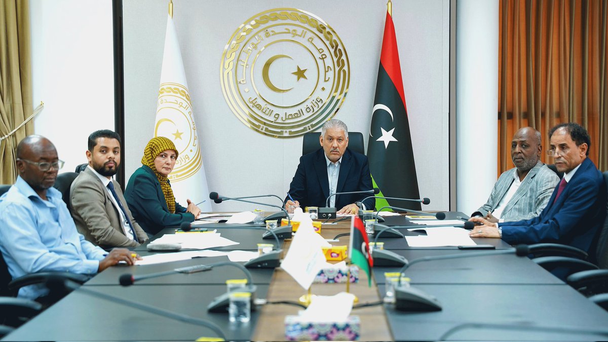 MLR_Libya's tweet photo. عقدت اللجنة العليا لتنفيذ التدريب المتنقل اجتماعها الأول لمتابعة الترتيبات النهائية لإطلاق المرحلة الحادية عشرة من مبادرة "مهنتك مستقبلك"، المستهدفة لبلديات بني وليد، والشقيقة، والقريات، ونسمة، وتيتناي، ومزدة، والمردوم.
وناقشت اللجنة https://t.co/9YxAVIJOCP