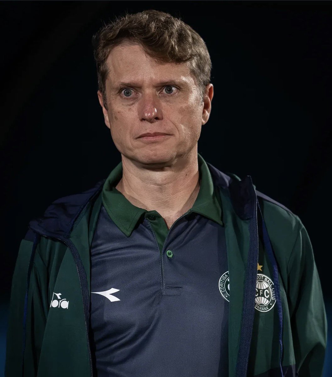 RogerioScarione's tweet photo. Vasco realmente procurou Fernando Seabra e ofereceu um salário MUITO superior ao que ele ganha no Coritiba.

Clube carioca está disposto a pagar cerca de R$ 1 milhão por mês (o triplo do que ele ganha no Coxa) ao treinador, além da multa rescisória, de R$ 4 milhões, ao clube… https://t.co/o7bSlA93T0