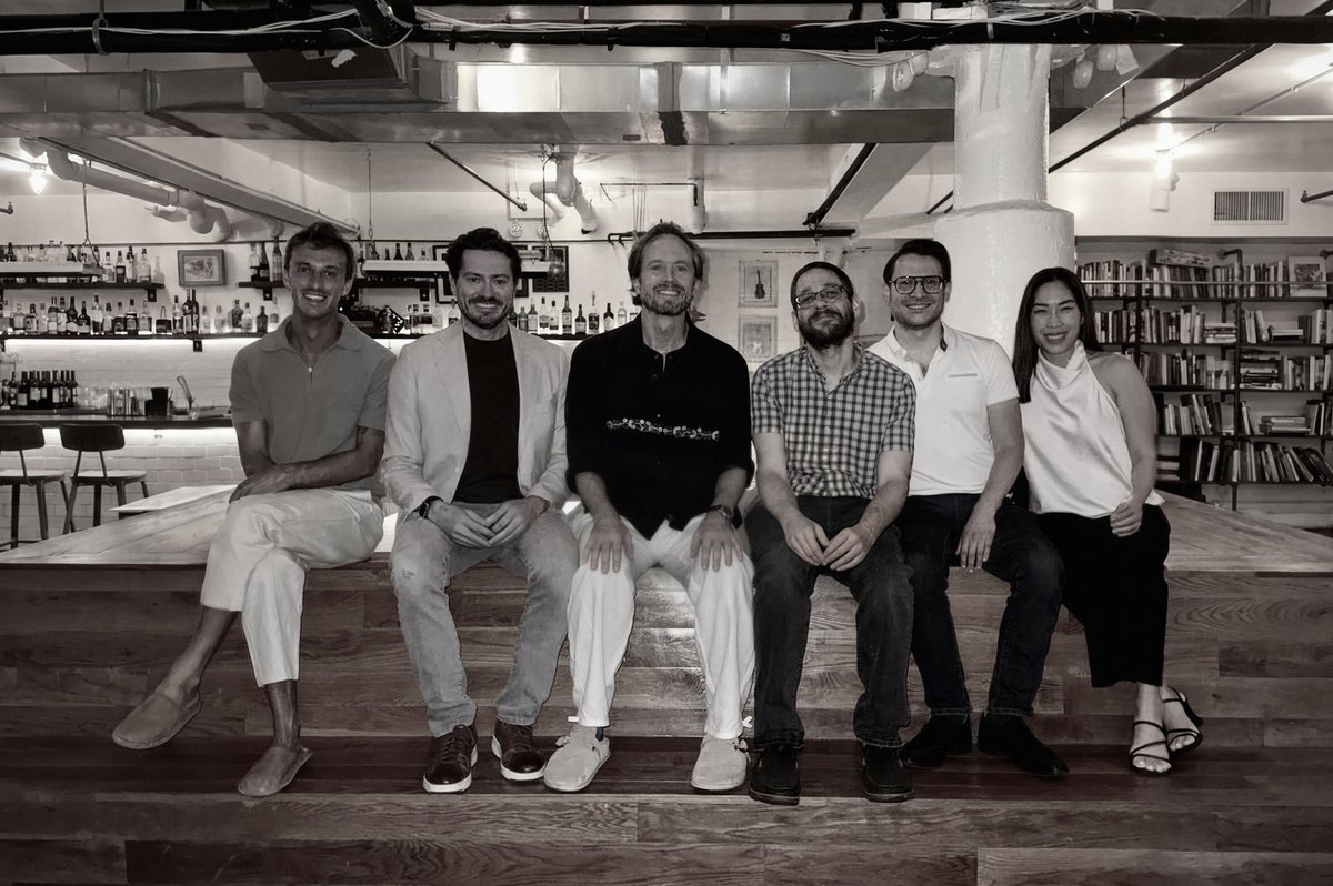 jesseproudman's tweet photo. Today, @askvenice announced a $65M Series A at a $1B valuation.

We started this company in 2024 with a simple conviction: people deserve an AI platform that doesn't spy on them or decide what they're allowed to think. 

Our job was to build a private, unrestricted AI platform that could find product-market fit without compromising on principles.