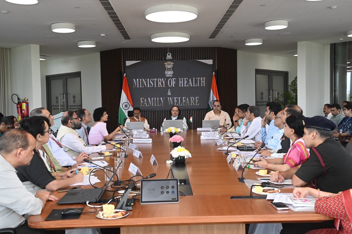MoHFW_INDIA's tweet photo. #HealthForAll

Union Health Minister chairs review meeting of the TB Mukt Bharat Abhiyaan with the Delhi Government

Implementation must be based on cooperation, not in isolation": Shri J.P. Nadda

Shri Nadda Calls for Enhanced Jan-Bhagidari Urging Public Representatives to Participate in the Activities Under the TB Mukt Bharat Abhiyaan 

Union Health Minister Stresses Greater Participation of MY BHARAT Volunteers in Line with Prime Minister Shri Narendra Modi's Guidance at the Recent PRAGATI Meeting

Delhi has screened 28.83 lakh people, conducted 21.67 lakh chest X-rays and 3.65 lakh molecular tests, and notified 1.75 lakh TB patients under the Abhiyaan

The review called for strengthening of Jan Bhagidari - urging elected representatives, Resident Welfare Associations and Ward Committees across Delhi to take ownership of the mission

https://t.co/OwQBDLUI9Z