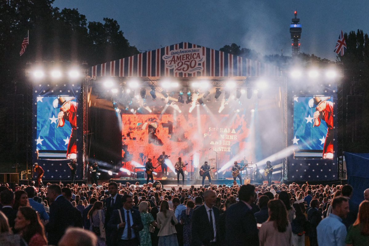 USAmbUK's tweet photo. An unforgettable night with family, friends, and an extraordinary performance from Tim McGraw. Thank you, Tim, for helping us mark this historic occasion in true American style. https://t.co/KCGEAC2BW4
