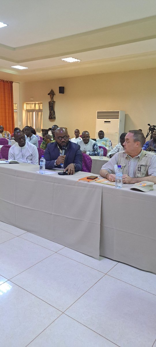 FAOBurkinaFaso's tweet photo. La @FAOBurkinaFaso a pris part à l'atelier de restitution des travaux du segment principal de la 80ᵉ session de l'Assemblée générale des Nations Unies sur la réforme de l'ONU, tenu à Koudougou ce mercredi 1er juillet 2026.

Au cours du panel animé par S.E.M. le Ministre des Affaires étrangères, de la Coopération régionale et des Burkinabè de l'extérieur et le Coordonnateur résident du Système des Nations Unies, les échanges ont mis en lumière la nécessité d'une ONU plus inclusive, mieux alignée sur les priorités des États membres et dotée de mécanismes de financement plus durables, tout en saluant le choix porté sur le #Burkina parmi les 12 pays pilotes appelés à contribuer à cette réforme.

Le Représentant de la @FAOBurkinaFaso a enrichi le débat en interrogeant les panélistes sur l'existence d'une réflexion nationale autour de modèles de financement, à l'image de la proposition de S.E.M. le Ministre visant à réaffecter une partie des ressources consacrées au service de la dette au financement des Nations Unies, ainsi que sur les garanties de continuité de cette réforme au-delà du mandat de l'actuel Secrétaire général.

@FAO 
@FAOWestAfrica 
@onubf
