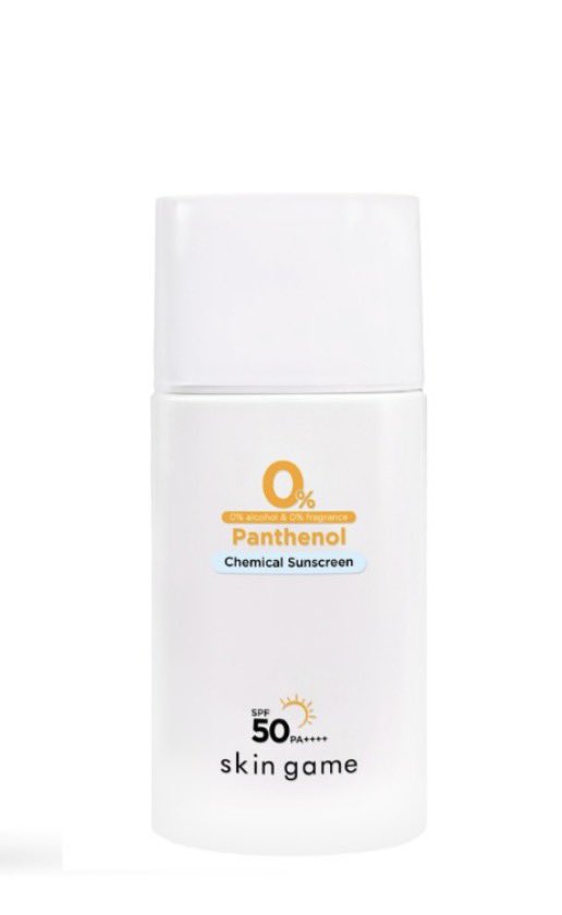 Nadiisootd's tweet photo. calling out all my sensitive-skin friends. Tipe sunscreen yang gentle dan bisu bantu redain kemerahan juga. Aman dipakai untuk kulit sensitive, dan aman dipakai untuk orang yang kulitnya jerawatan

https://t.co/nB9SW9bCQv https://t.co/kl6m4w9wRj