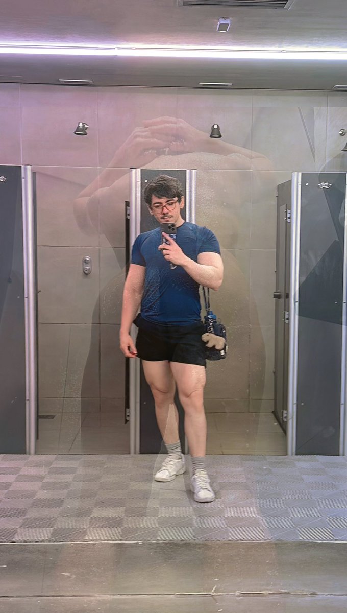 GeoAnde's tweet photo. E na versão 🍑 https://t.co/p6qTNVwp0r