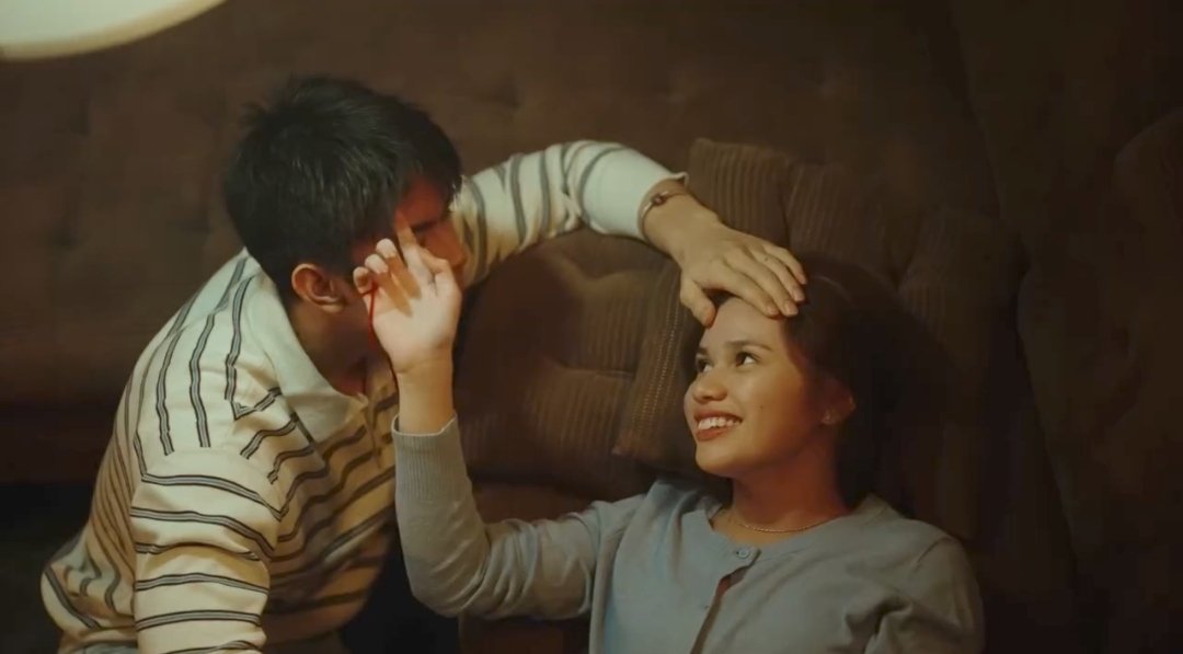4SHRAVE's tweet photo. i need people to talk more abt this frame kasi ate ang uga ko?!?!?

#AshRave https://t.co/MlJGdLTMnw