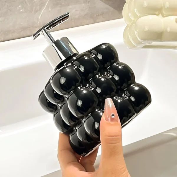 uniquehousecoll's tweet photo. Bubble Glass Soap Dispenser Multicolor Refillable Pump Bottle for Hand Wash, Shower, and Kitchen Sink, Perfect for Home Bathroom Decoration

@Kshs 899/=

Colours: Black &amp; White 
📷 Call/WhatsApp: 0706273438 
📷 Shop Online:  https://t.co/Mo5KcCkvtb https://t.co/gUWaCEZnbr